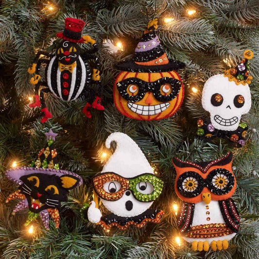 Bucilla 89276E Felt Applique Ornament Kit, Vintage Halloween, Set of 6