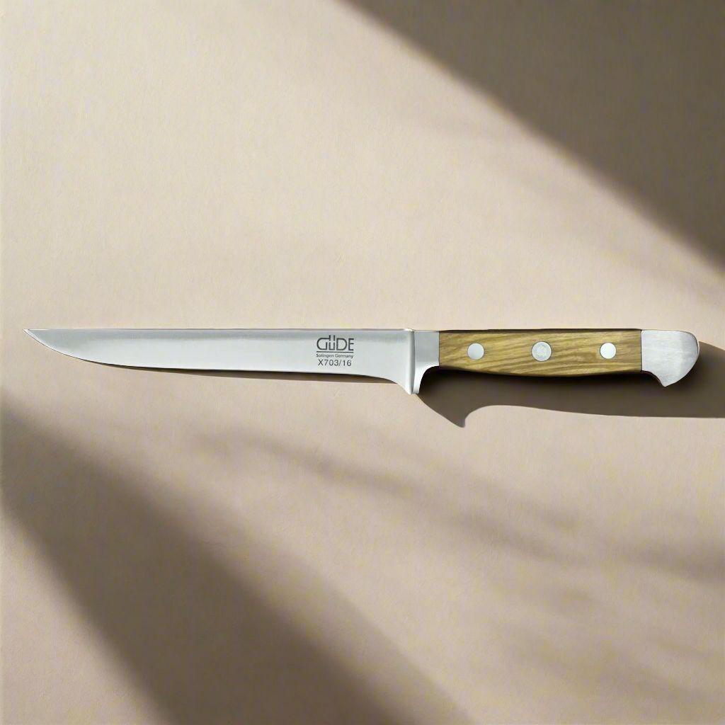 ALPHA OLIVE | Ausbeinmesser 16cm (flexibel) | Geschmiedeter Stahl / Olivenholzgriff