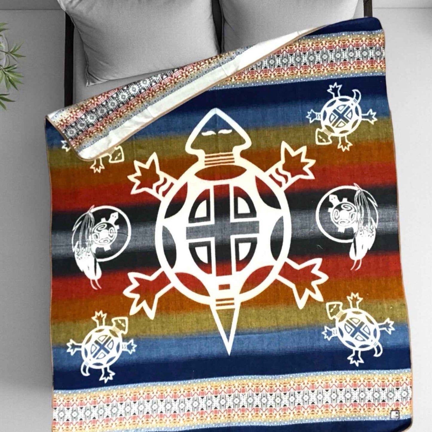 OLDTRIBES™ Turtle and feathers Reversible Alpaca Blanket