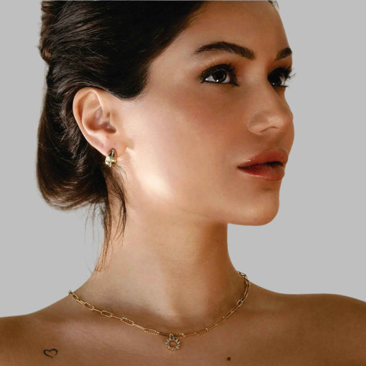 FERNDALE Gold: Stud Earrings with Textured Lines Highlighted with a Pavé Zirconia (CZ) Middle Row