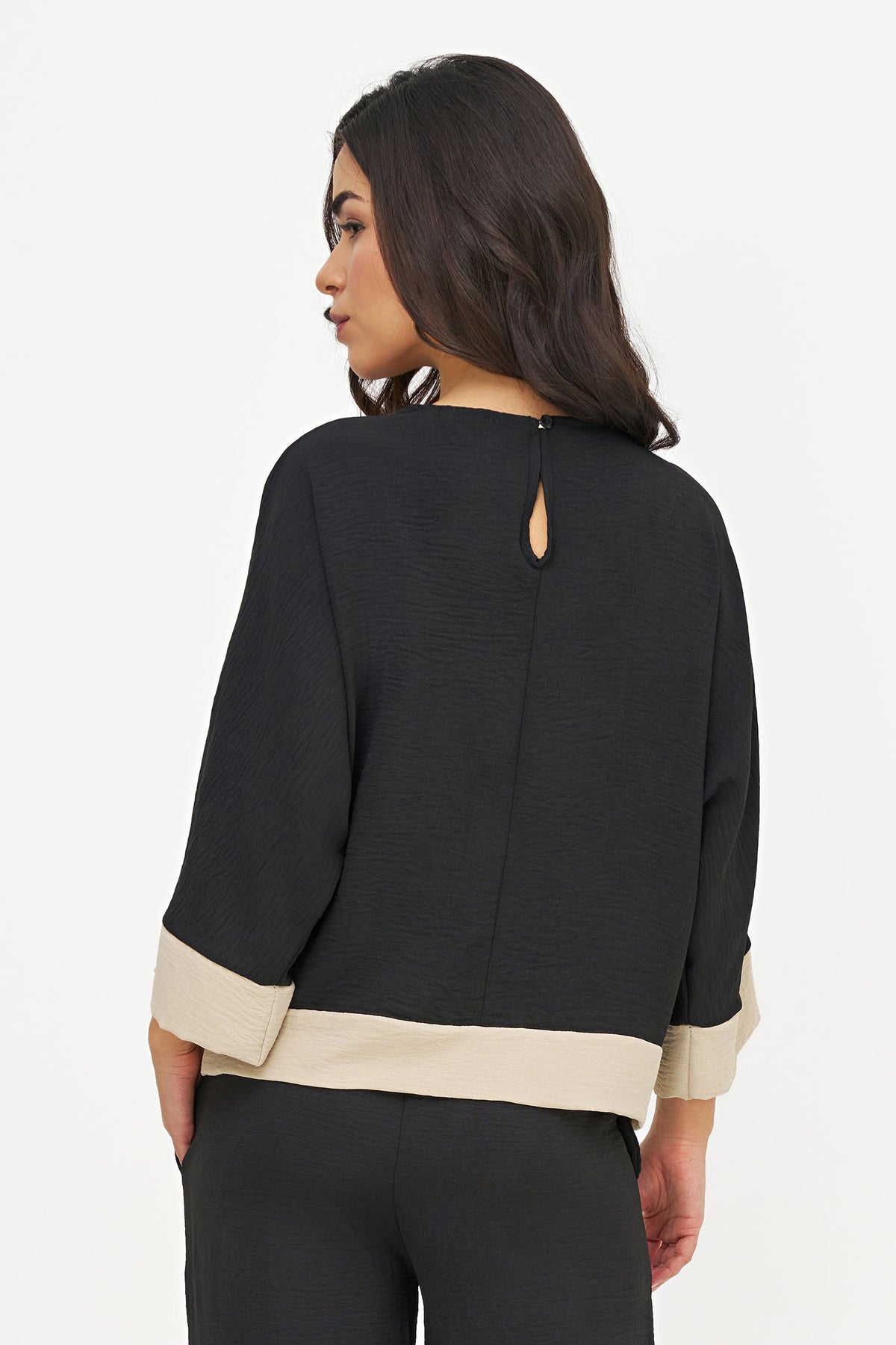 Women's Woven Color-Blocked Top, with a Wide Crew-Neckline &  3/4th Length Sleeves