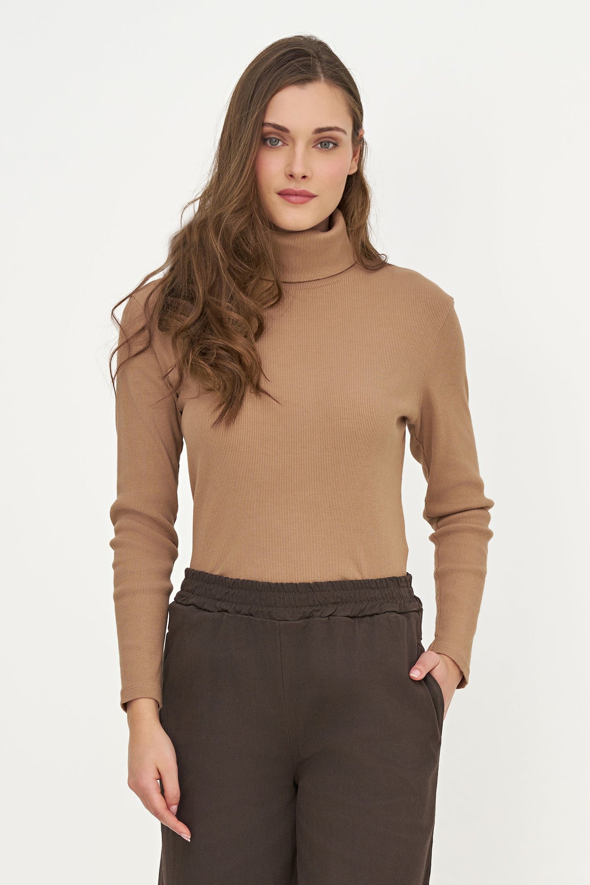 Women's Classic Rib-Knit Turtleneck Top with Long Sleeves