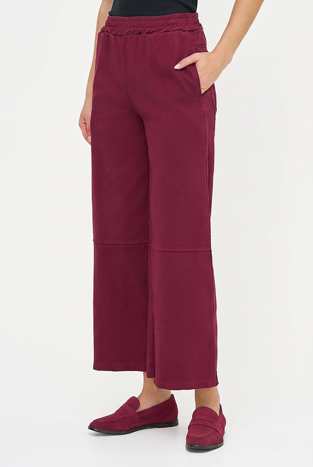 Women's Woven Pull-On Wide-Leg Pants with Back Patch Pockets