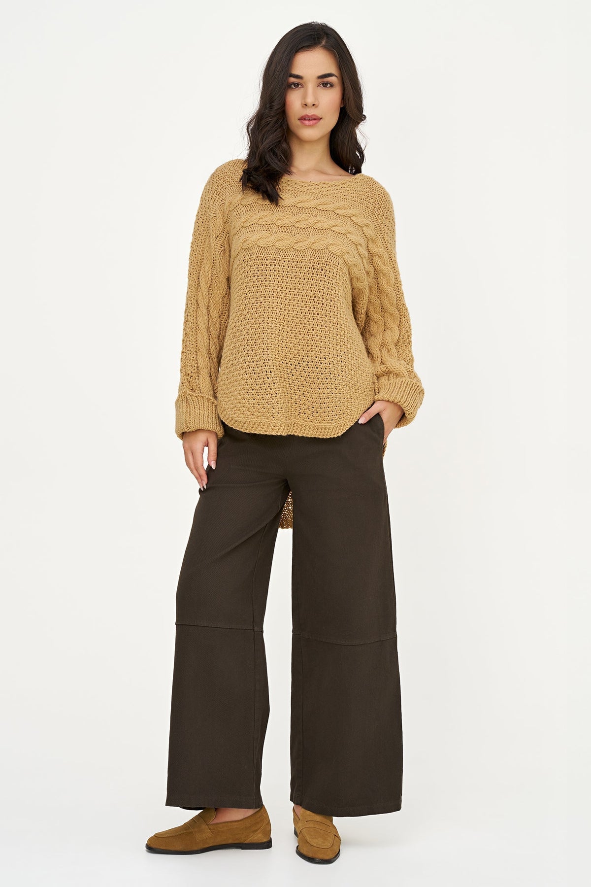 Women's Woven Pull-On Wide-Leg Pants with Back Patch Pockets