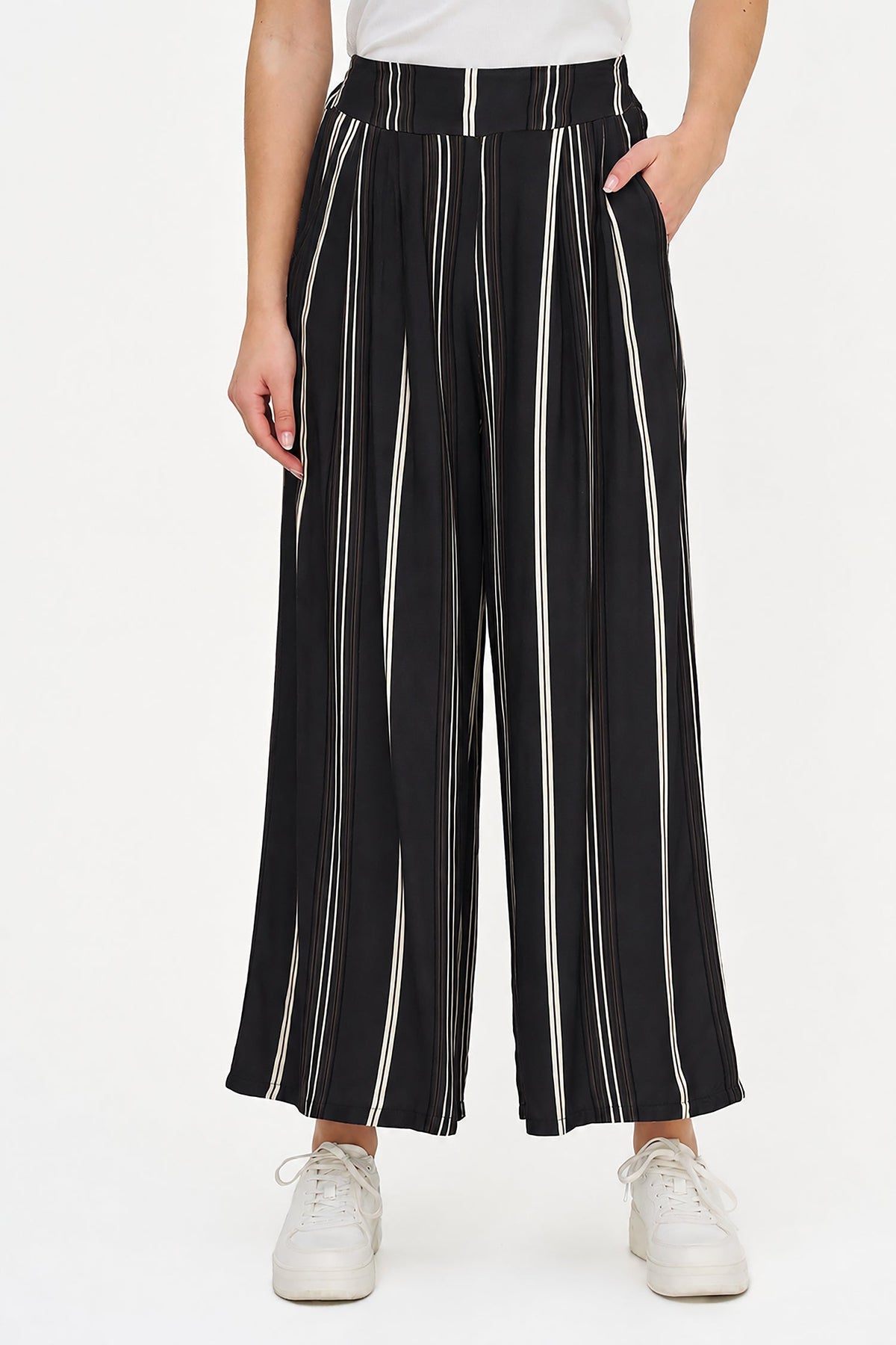 Women's Printed Woven Wide-Leg Pull-On Pants with Side Pockets