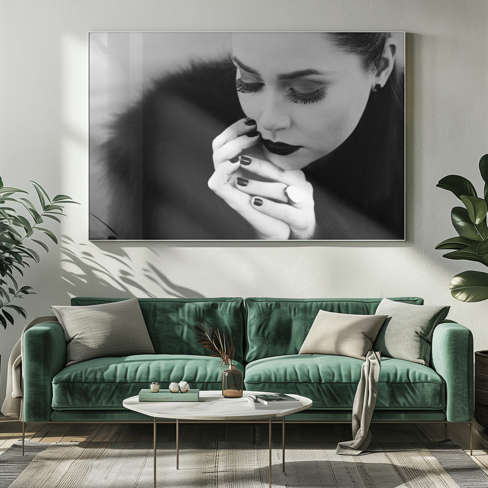 Wall art between fingers