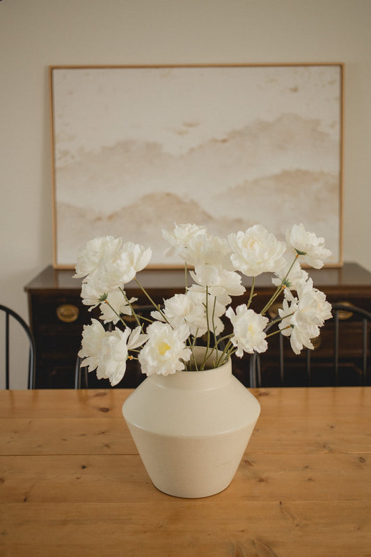 ふわふわのシャクヤクの茎