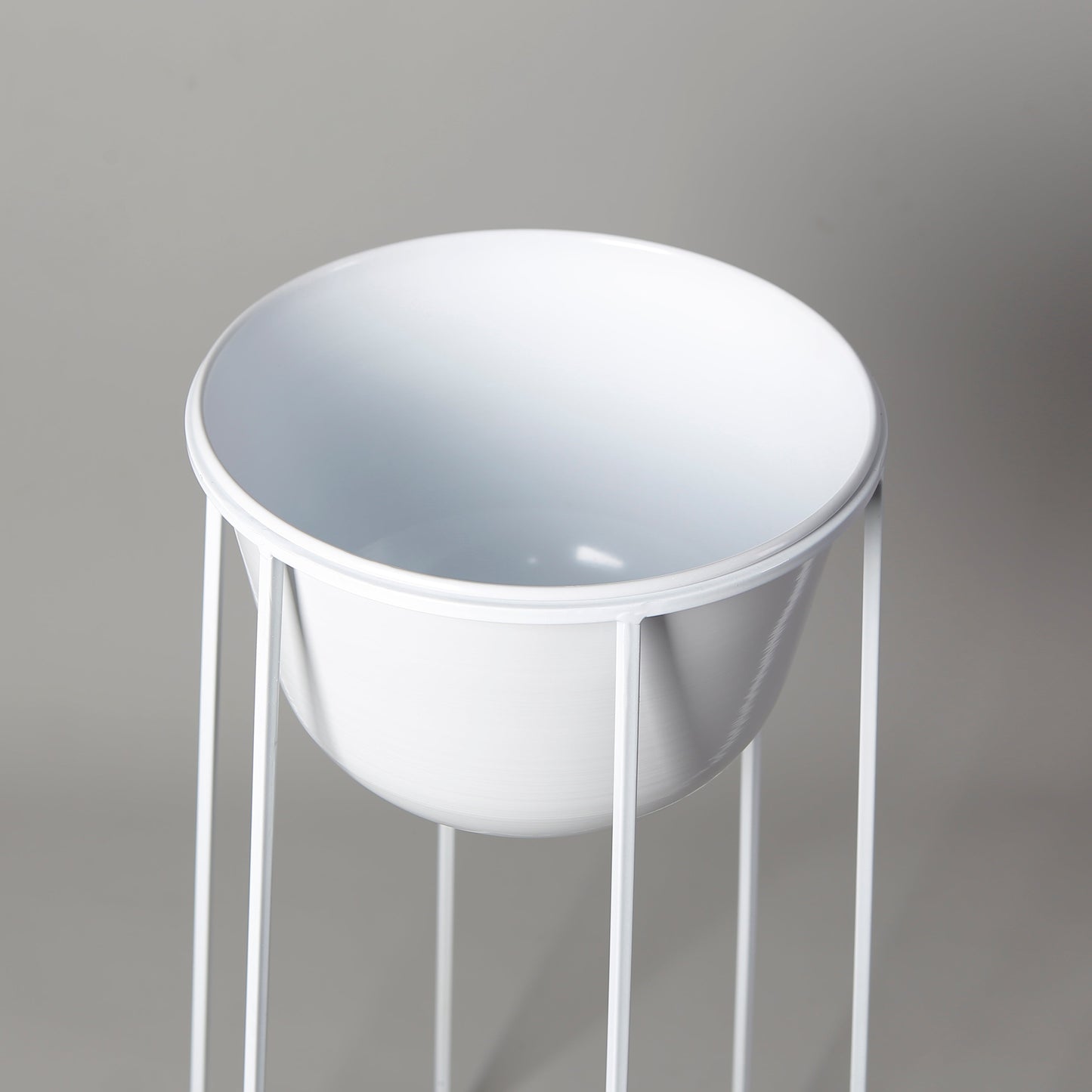 Nura White Raised Metal Pot Planter 2.5’
