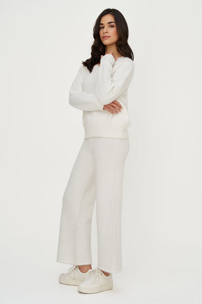 Women's Tinsel-Knit V-Neck Sweater with Long Sleeves