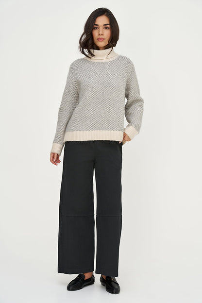 Women's Novelty Knit Color-Block Turtleneck Sweater with Long Sleeves