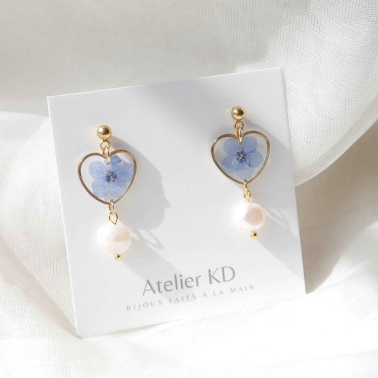 Boucles d'oreilles myosotis et perles - coeur 16mm