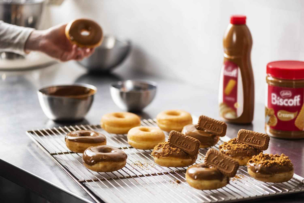 Lotus Biscoff Sweet Spread Topping bottle, Caramelized Cookie Flavour, 1L, Vegan, Nut Free, No Added Colours or Flavours 🍁 All In One Marketplace Canada