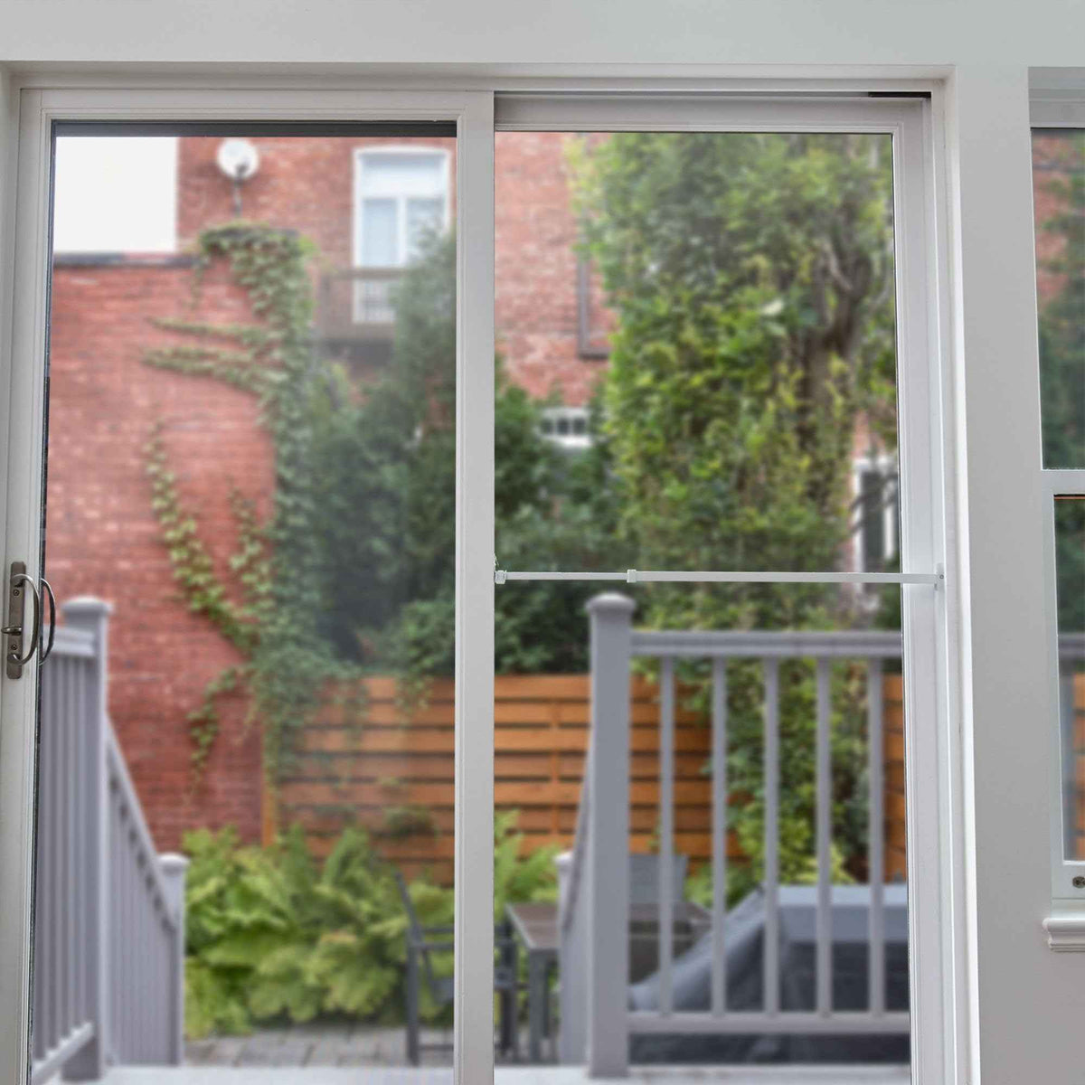 Ideal Security Sliding Patio Door Security Bar with Child-Proof Lock, Extendable, White (25.75-47.5 Inches) 🍁 All In One Marketplace Canada
