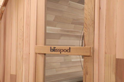 Blisspod | プラハ | カナダ産レッドシダー製屋外用スチームバレルサウナ、2-4名用／4-6名用、フルガラス背面＆フロントポーチシート2脚付き