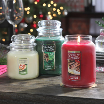 Yankee Candle Scented Candle, Sparkling Cinnamon, Original Large Jar Candle, 110-150 Hours of Burn Time, 22 oz. 🍁 All In One Marketplace Canada