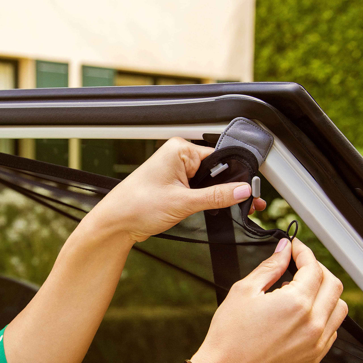 Munchkin Brica Magnetic Stretch to Fit Sun Shade, Black, 1 Pack 🍁 All In One Marketplace Canada