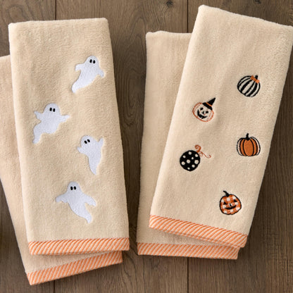 SKL Home Halloween Tossed Pumpkins Hand Towel 2 pc Set for Bath/Kitchen/Bar & Gift