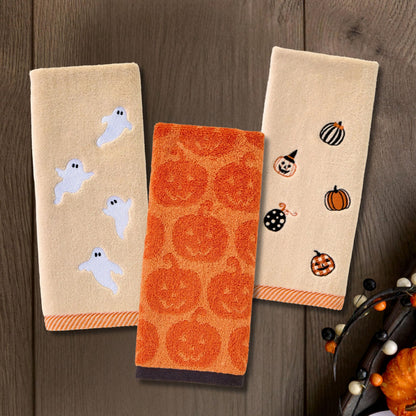 SKL Home Halloween Tossed Pumpkins Hand Towel 2 pc Set for Bath/Kitchen/Bar & Gift