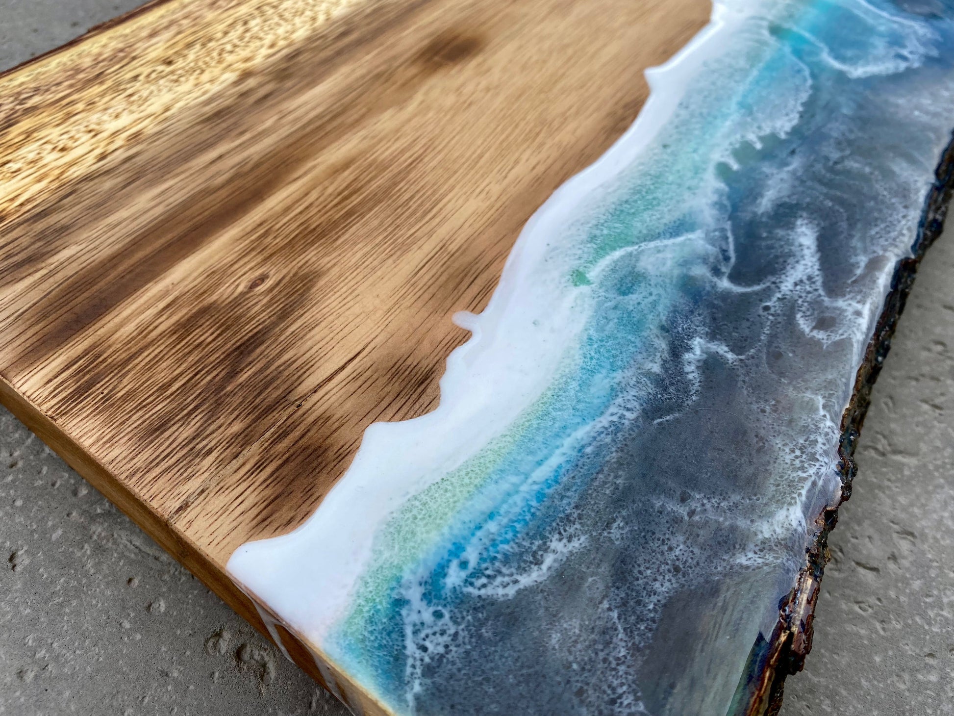 Live Edge Charcuterie Board - AURABAGS SHOP