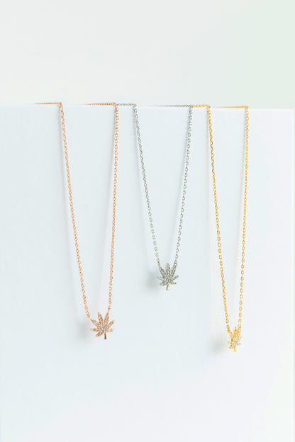 18K GOLD CANNABIS LEAF NECKLACE