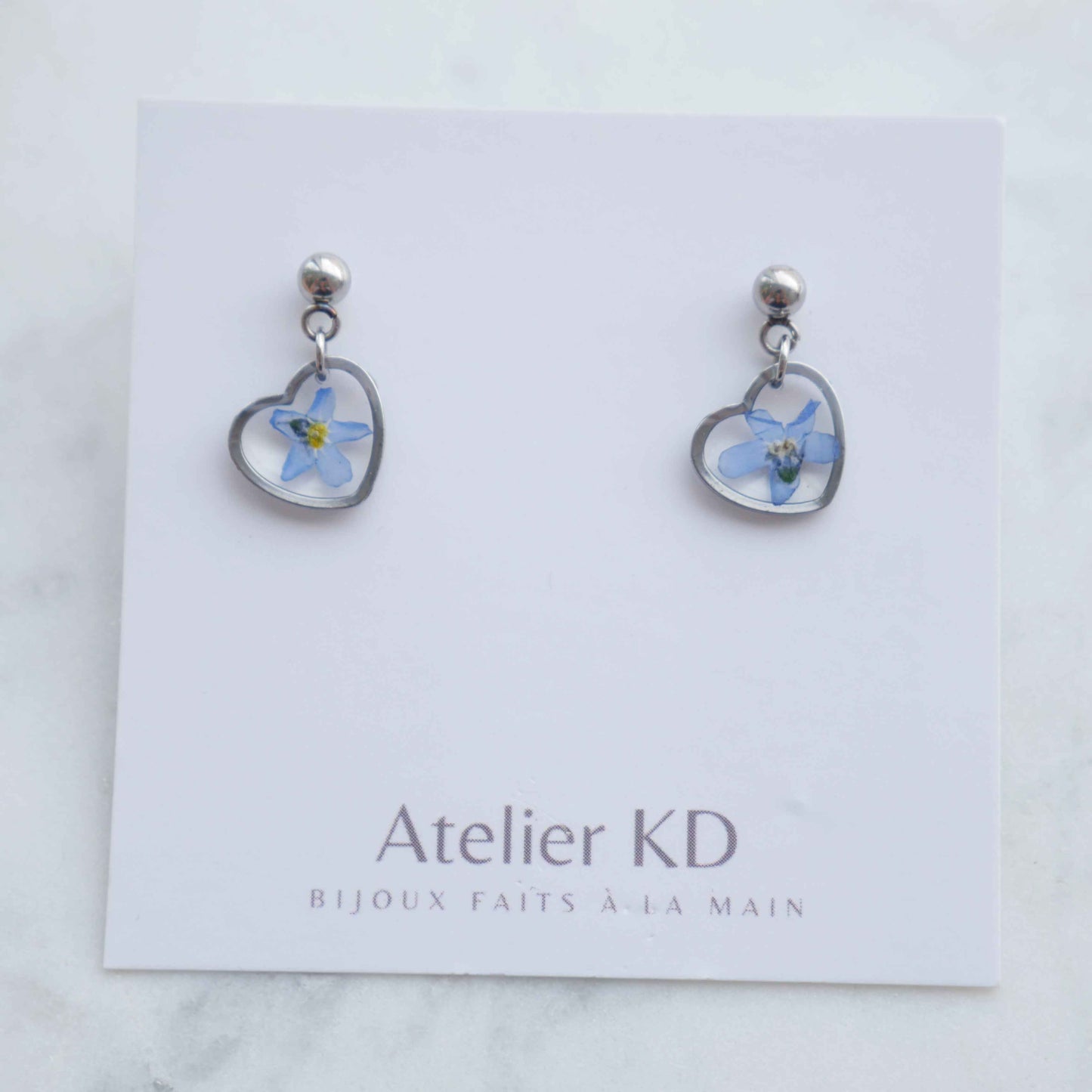 Boucles d’oreilles Mia - fleurs de myosotis - coeur (petit 12mm)