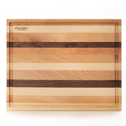 Planche à découper en bois, la “D-Zartailles” avec rainure à jus