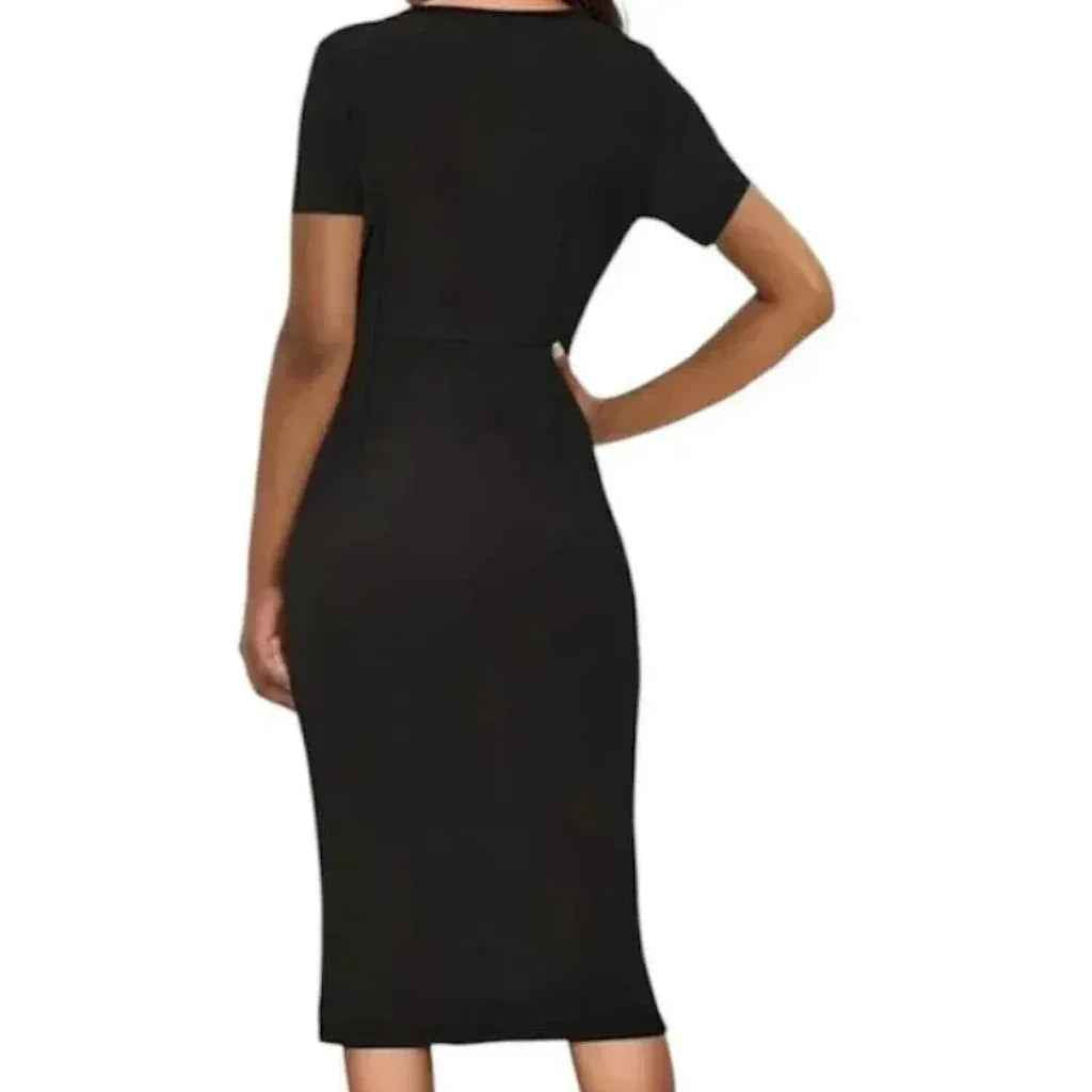 Robe noire cintrée