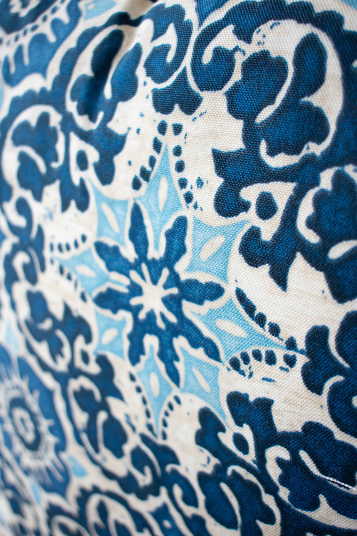 OUTDOOR PILLOW - BLUE FLORAL LUMBAR