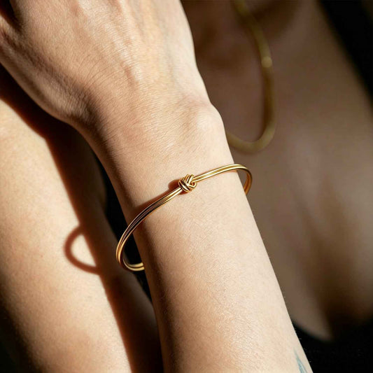 VANDA Gold: Modern Double Strand Metal Knot Bracelet