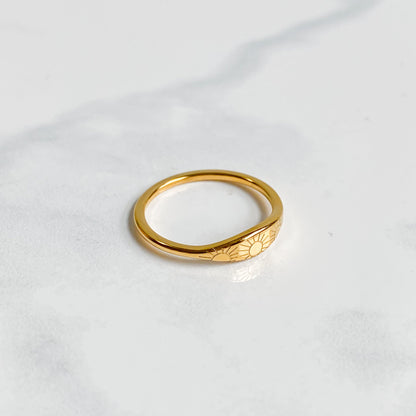 Bague dorée soleil en acier inoxydable plaqué or 18K | ASTRAÉA