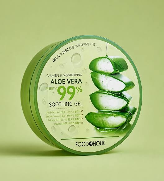 Foodaholic Calming and Moisturizing Aloe Vera Soothing Gel 300ml