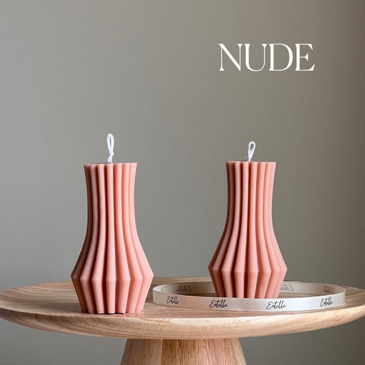 Gerippte Soja-Säulenkerze: Skulpturale Heimdekoration