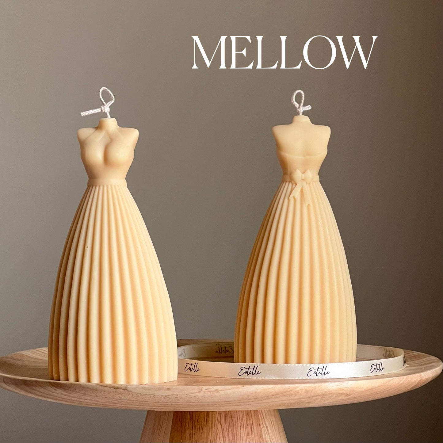 Hochzeitskerze im Brautkleid-Design: Handgemachte Deko aus Sojawachs