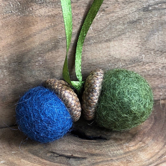 Double Felted Acorn | Khaki & Navy | Aromatherapy Diffuser