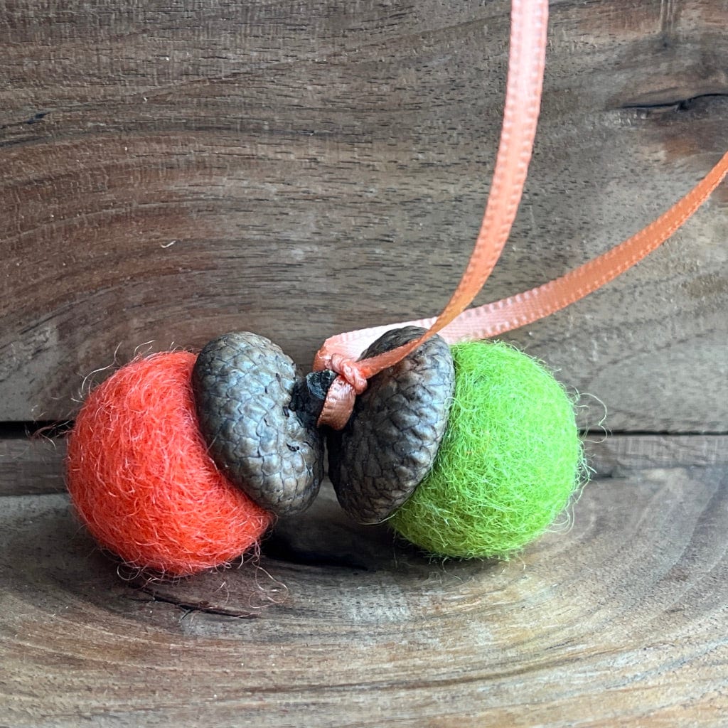 Double Felted Acorn | Citrus Green & Coral | Aromatherapy Diffuser