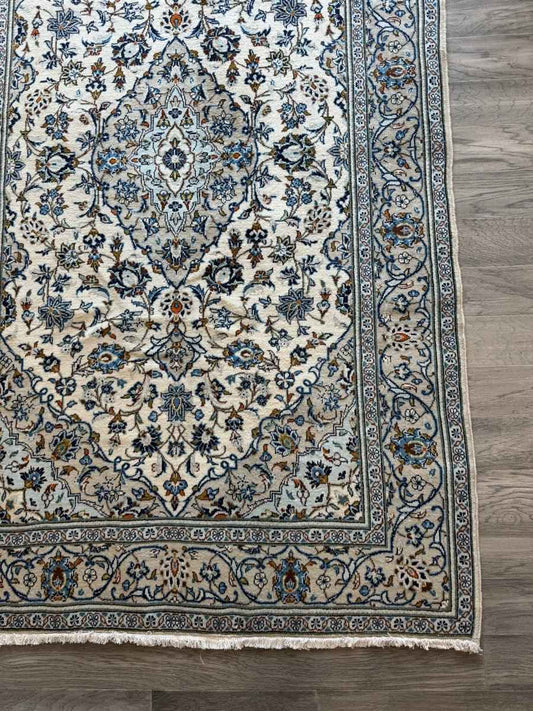 Perisan Kashan Rug | 4' 10" x 7' 10"