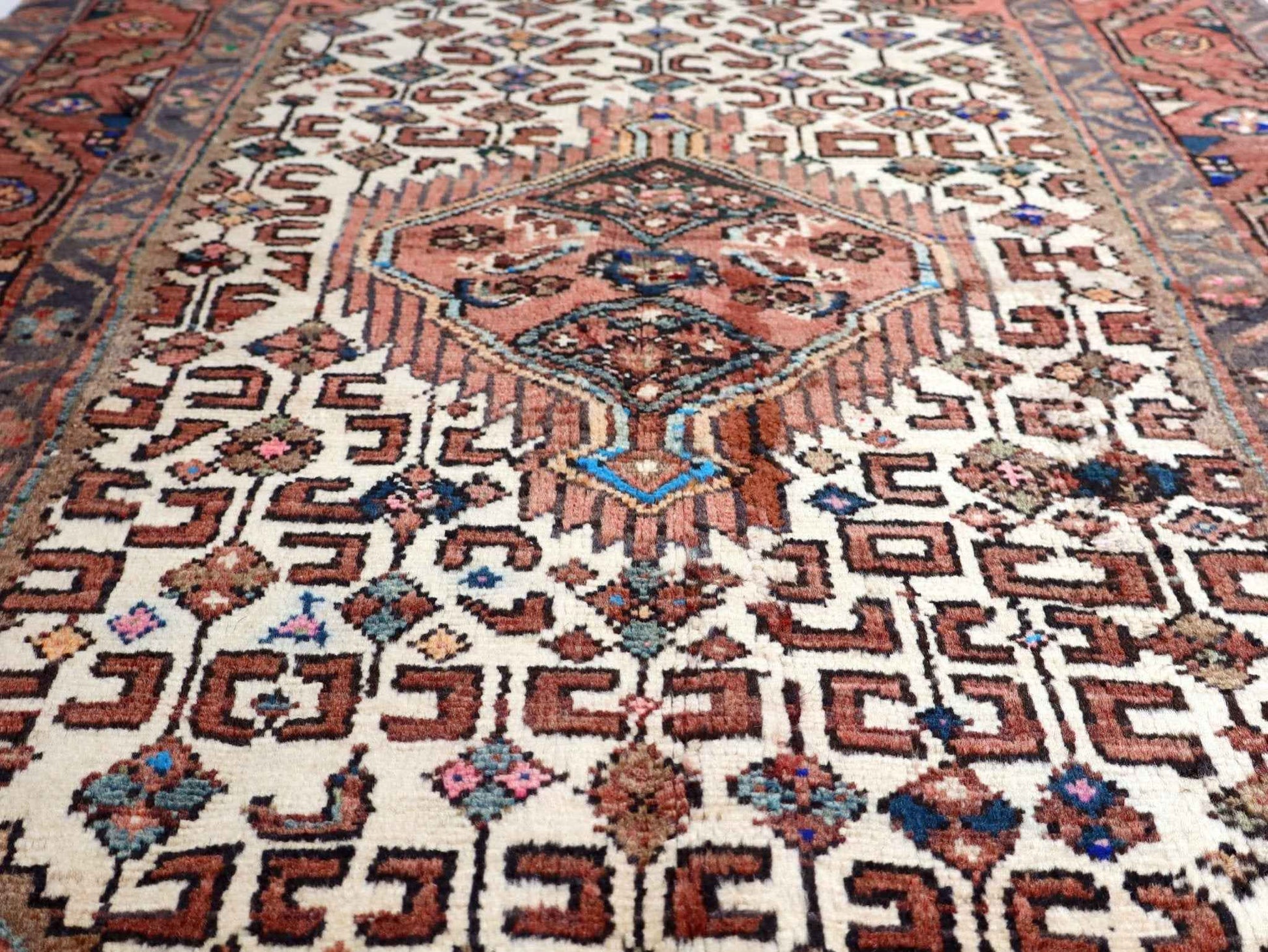 Persian Asadabad Rug | 3' 3” x 5' 5"