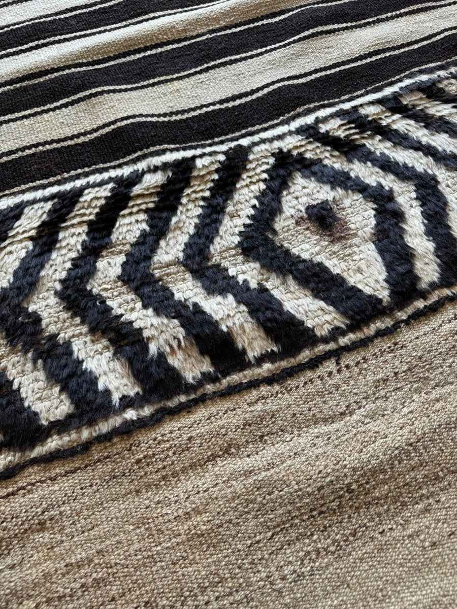 Persian Bakhtiyar Kilim | 3' 4" x 7' 4"
