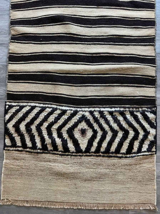 Persian Bakhtiyar Kilim | 3' 4" x 7' 4"