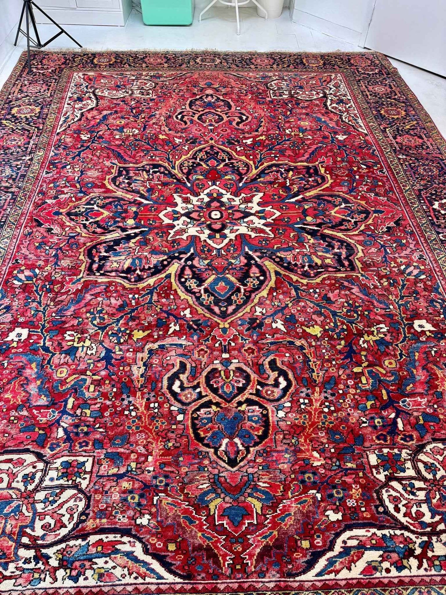 Persian Heriz Rug | 10' x 13' 2"