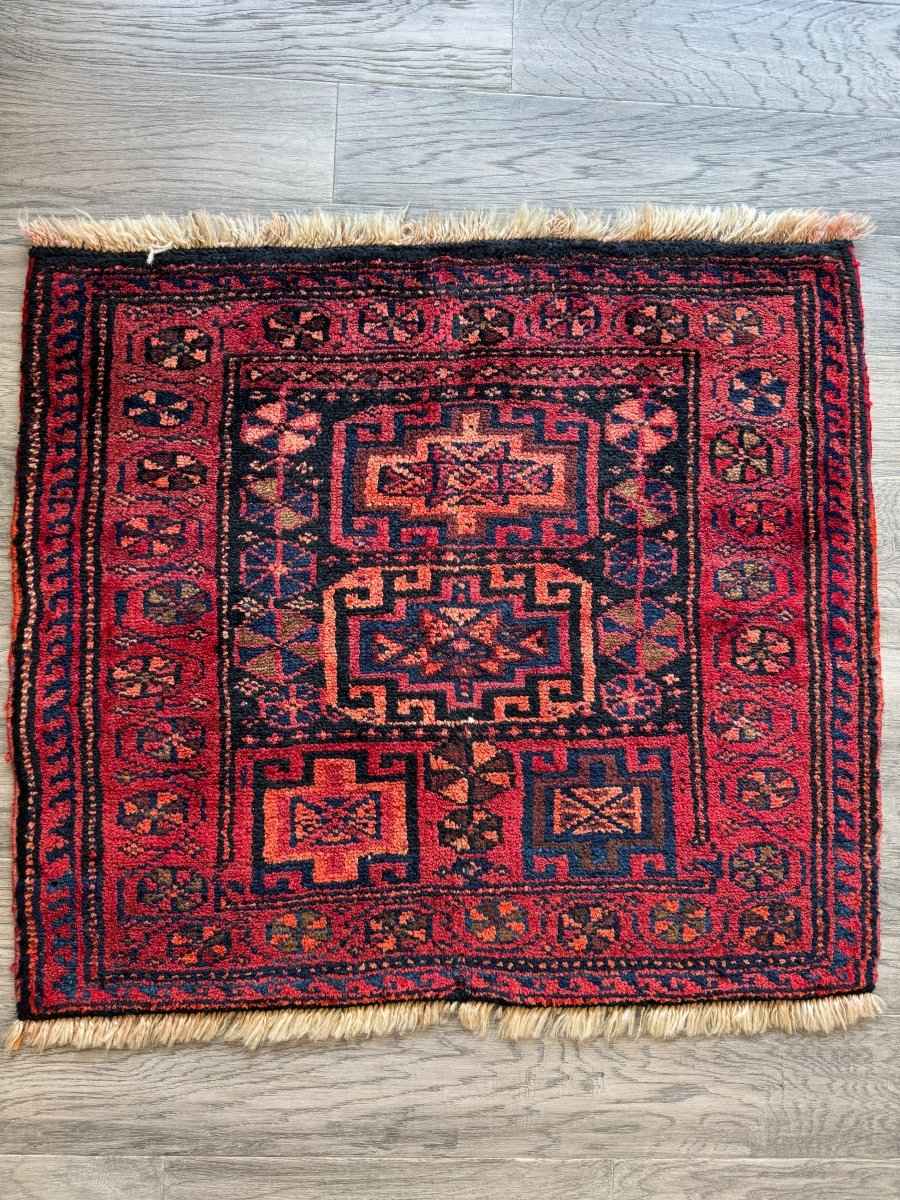 Persian Lori Rug | 2' 5" x 2' 7"