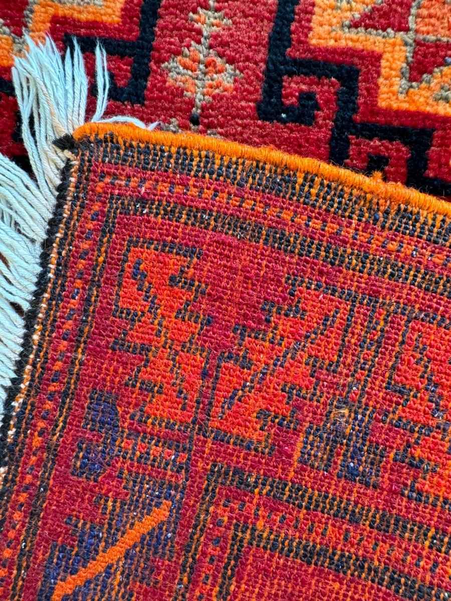 Persian Lori Rug | 2' 7" x 2' 7"