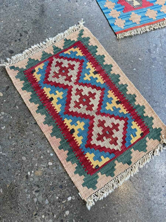 Persian Shiraz Kilim Rug | 1' 7" x 2' 2"
