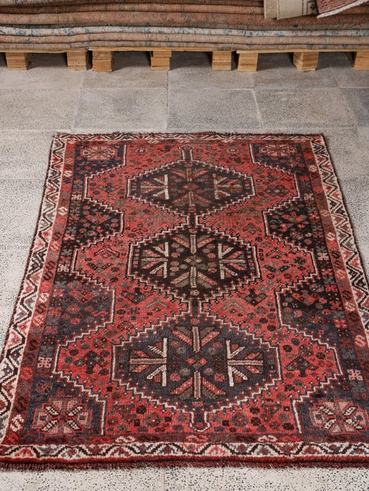 Persian Shiraz Rug | 3' 5” x 5' 3"