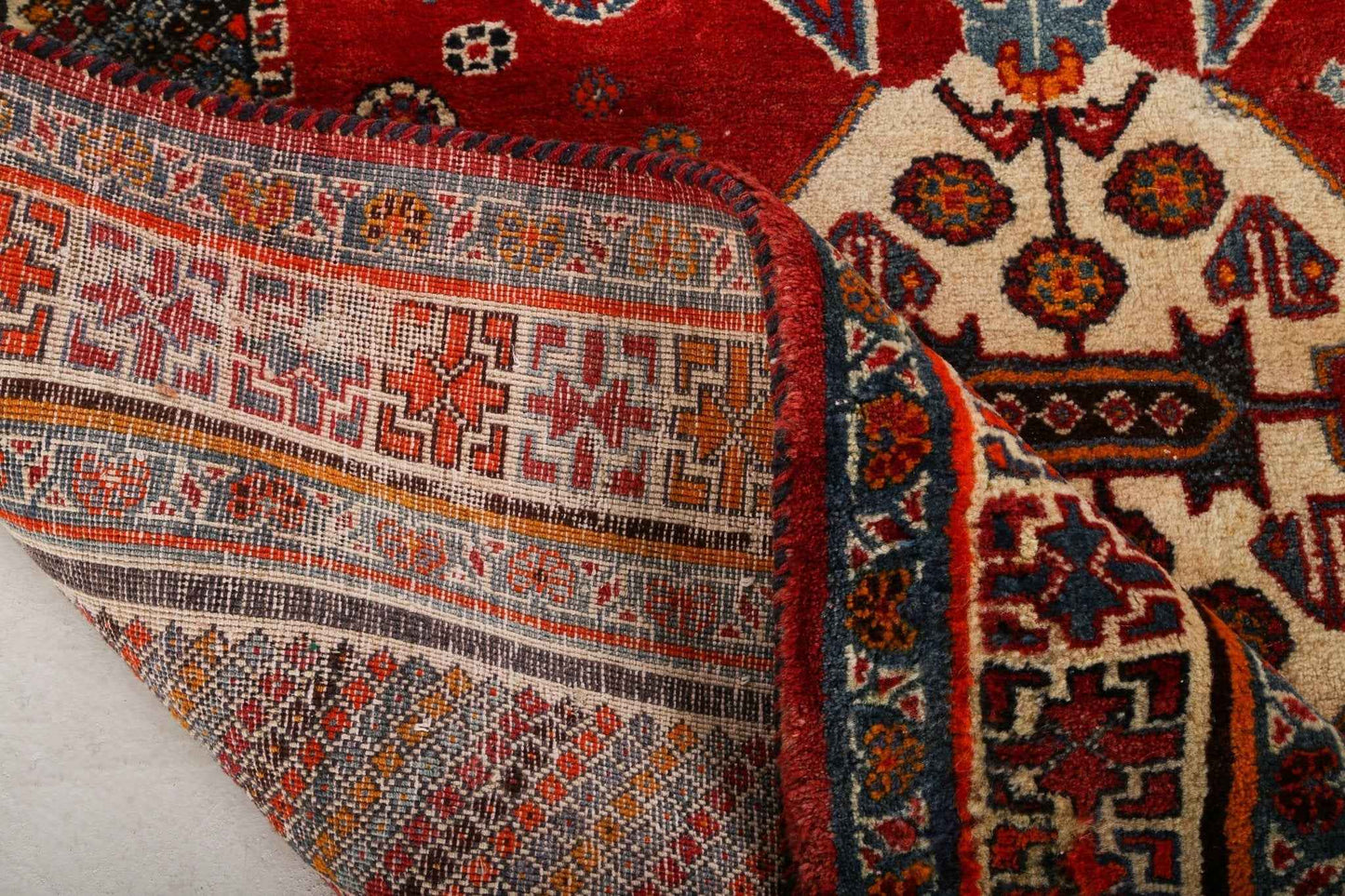 Persian Shiraz Rug | 5' 8" x 6' 10"