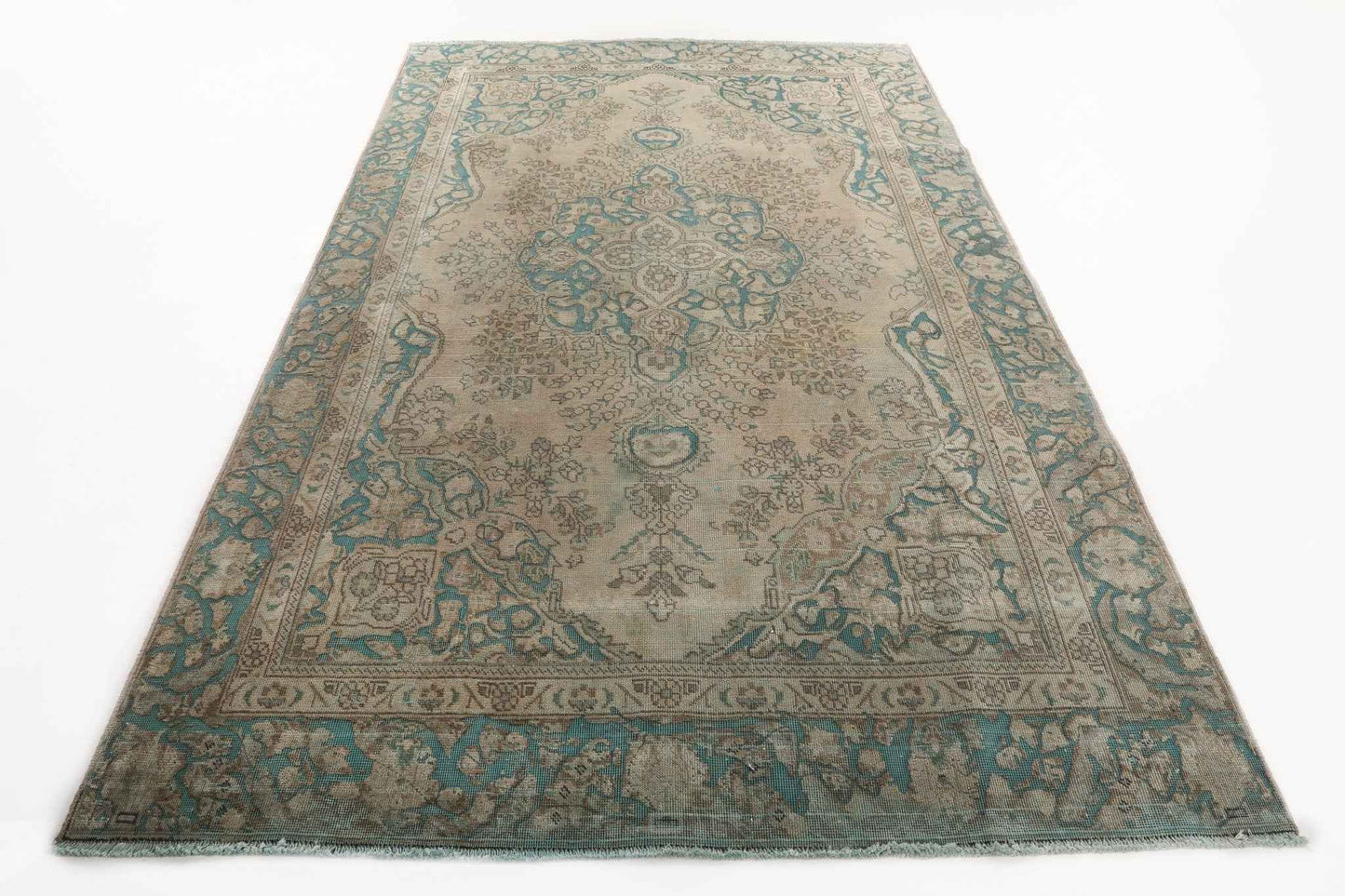 Persian Tabriz Rug | 5' 9" x 9' 1"